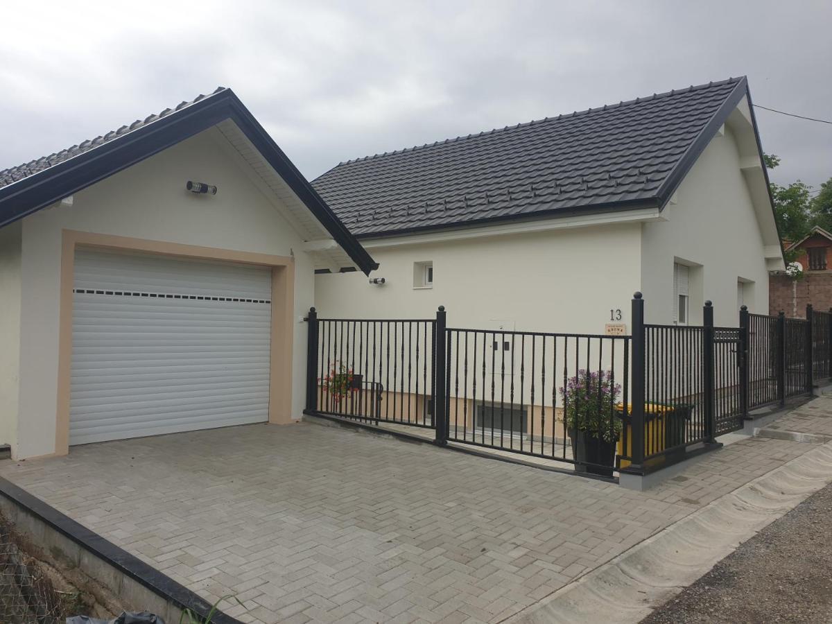 Apartmani Kruna Vrdnik Buitenkant foto