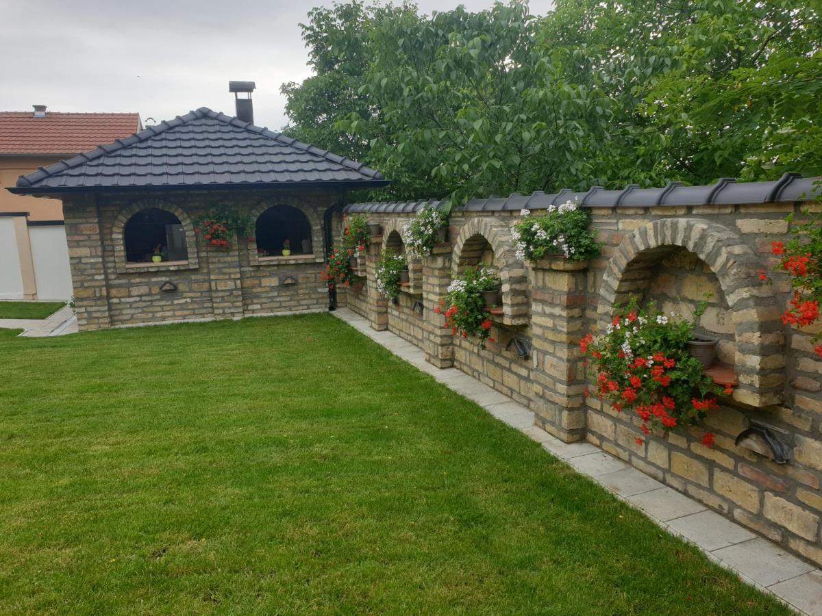 Apartmani Kruna Vrdnik Buitenkant foto