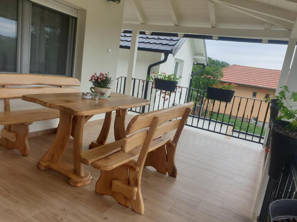 Apartmani Kruna Vrdnik Buitenkant foto