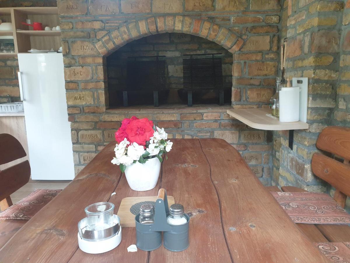 Apartmani Kruna Vrdnik Buitenkant foto